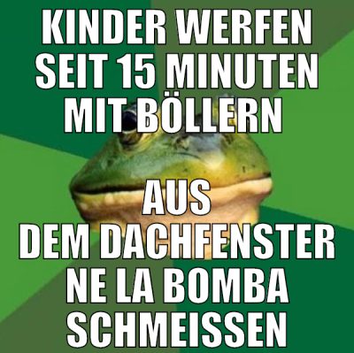 kinder werfen seit 15 minuten mit böllern  aus dem
