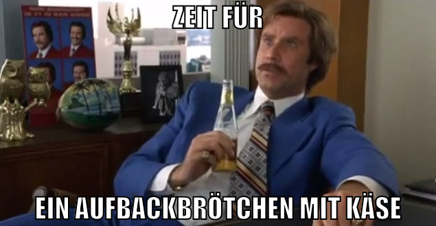 zeit für ein aufbackbrötchen mit käse