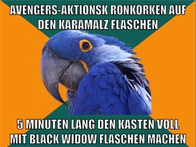 Avengers-aktionskronkorken auf den karamalz flaschen 5 minuten lang den kasten voll mit black widow flaschen machen