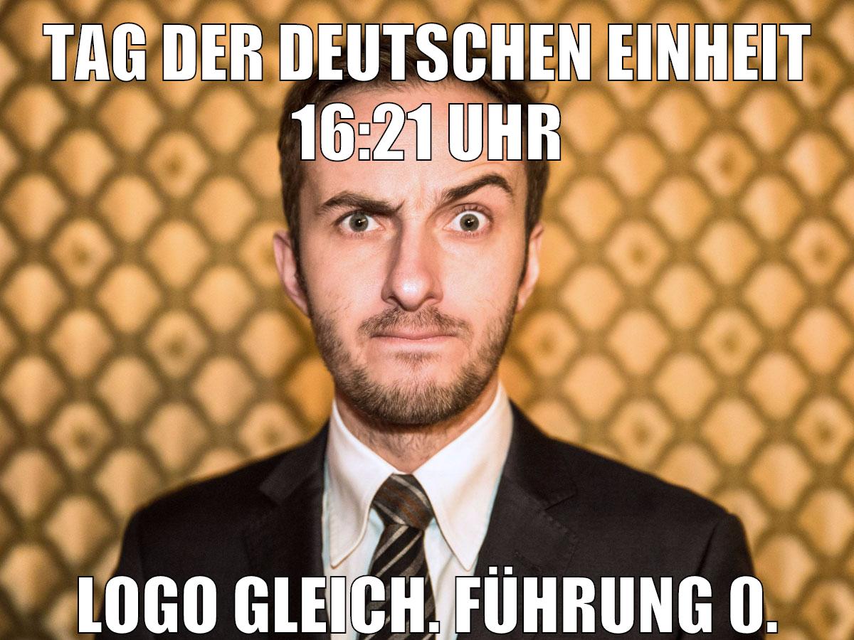 Tag der deutschen Einheit 16:21 Uhr Logo gleich. Führung 0.