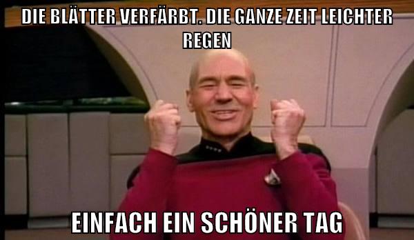 Die Blätter verfärbt. Die ganze Zeit leichter Regen Einfach ein schöner Tag