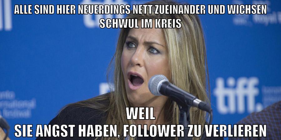 ALLE SIND HIER NEUERDINGS NETT ZUEINANDER UND WICHSEN SCHWUL IM KREIS WEIL SIE ANGST HABEN, FOLLOWER ZU VERLIEREN