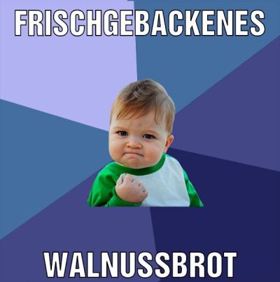 FRISCHGEBACKENES WALNUSSBROT