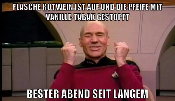 Flasche Rotwein ist auf und die Pfeife mit Vanille-Tabak gestopft Bester Abend seit langem