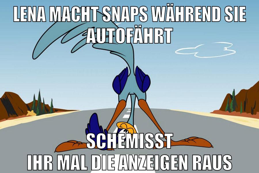 lena macht snaps während sie autofährt schemisst ihr mal die anzeigen raus