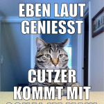 Eben laut genießt Cutzer kommt mit schal im maul u