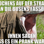 mädchens auf der straße an die busens fassen ihnen